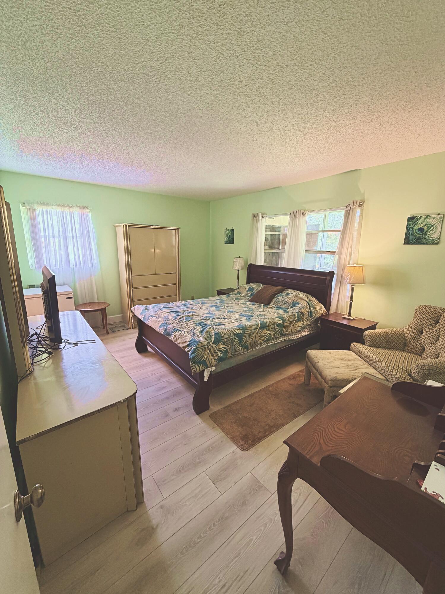 GOLDEN LAKES VILLAGE - Residential