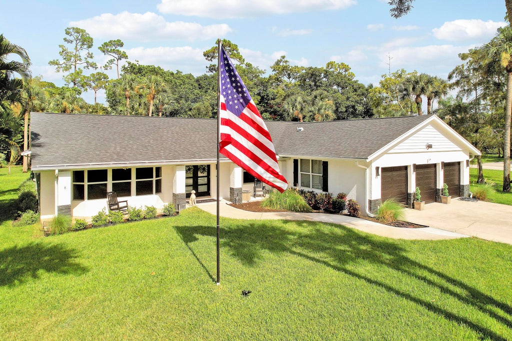 Photo of 12709 Quercus Lane, Wellington, FL 33414 (MLS # B26067097)