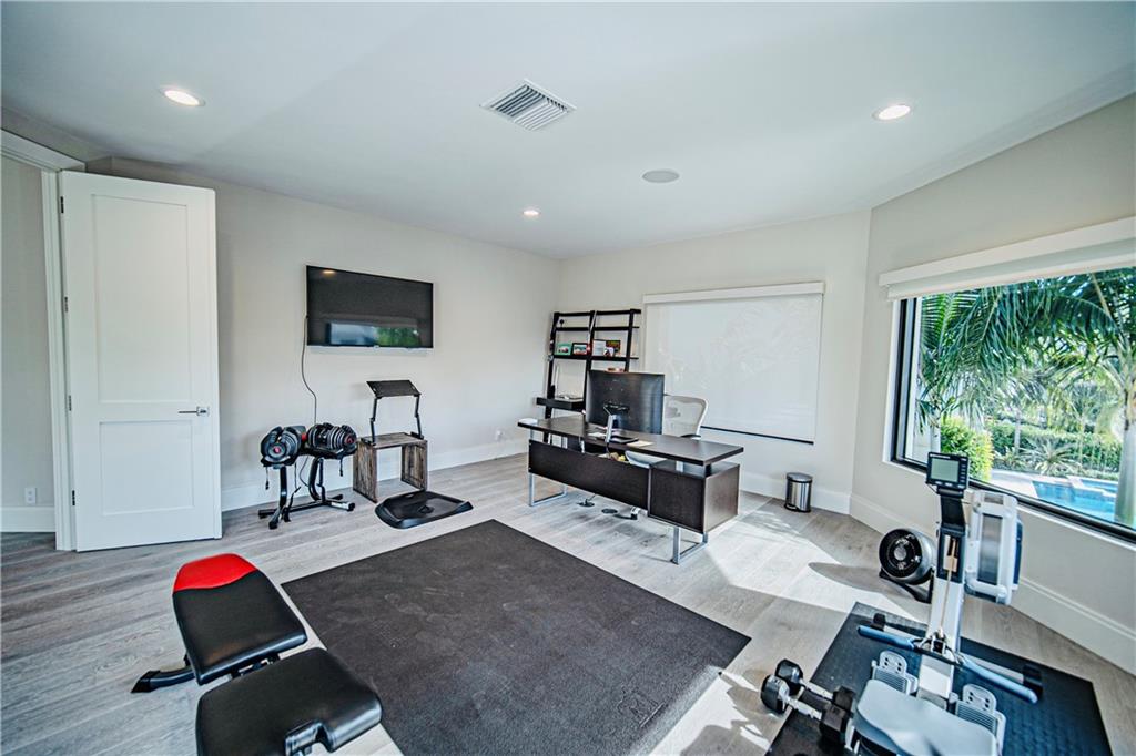 Barcelona Isle 27-10 B - Residential