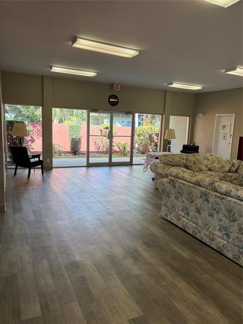 Tiny photo for 21 Jacaranda Drive #121, Plantation, FL 33324 (MLS # F10545771)