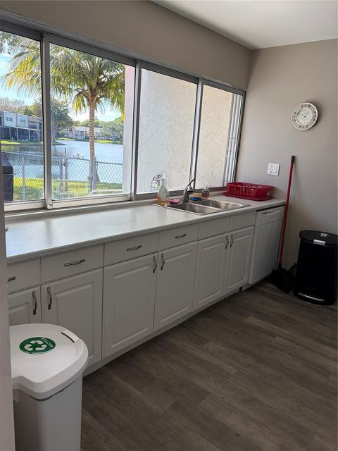 Tiny photo for 21 Jacaranda Drive #121, Plantation, FL 33324 (MLS # F10545771)