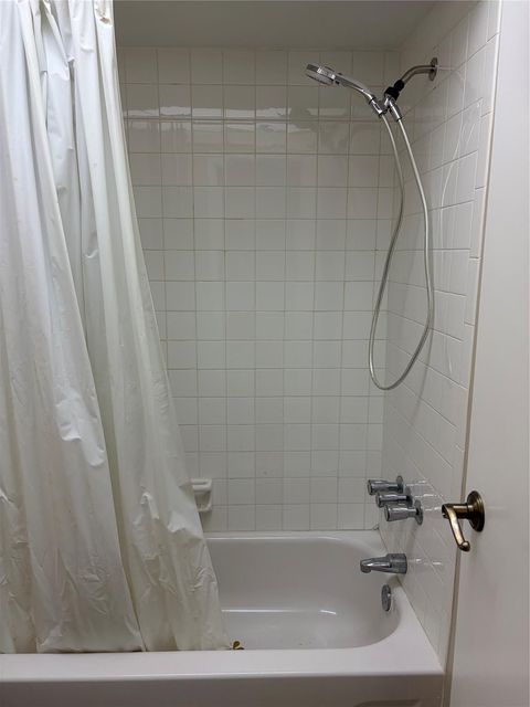 Tiny photo for 21 Jacaranda Drive #121, Plantation, FL 33324 (MLS # F10545771)