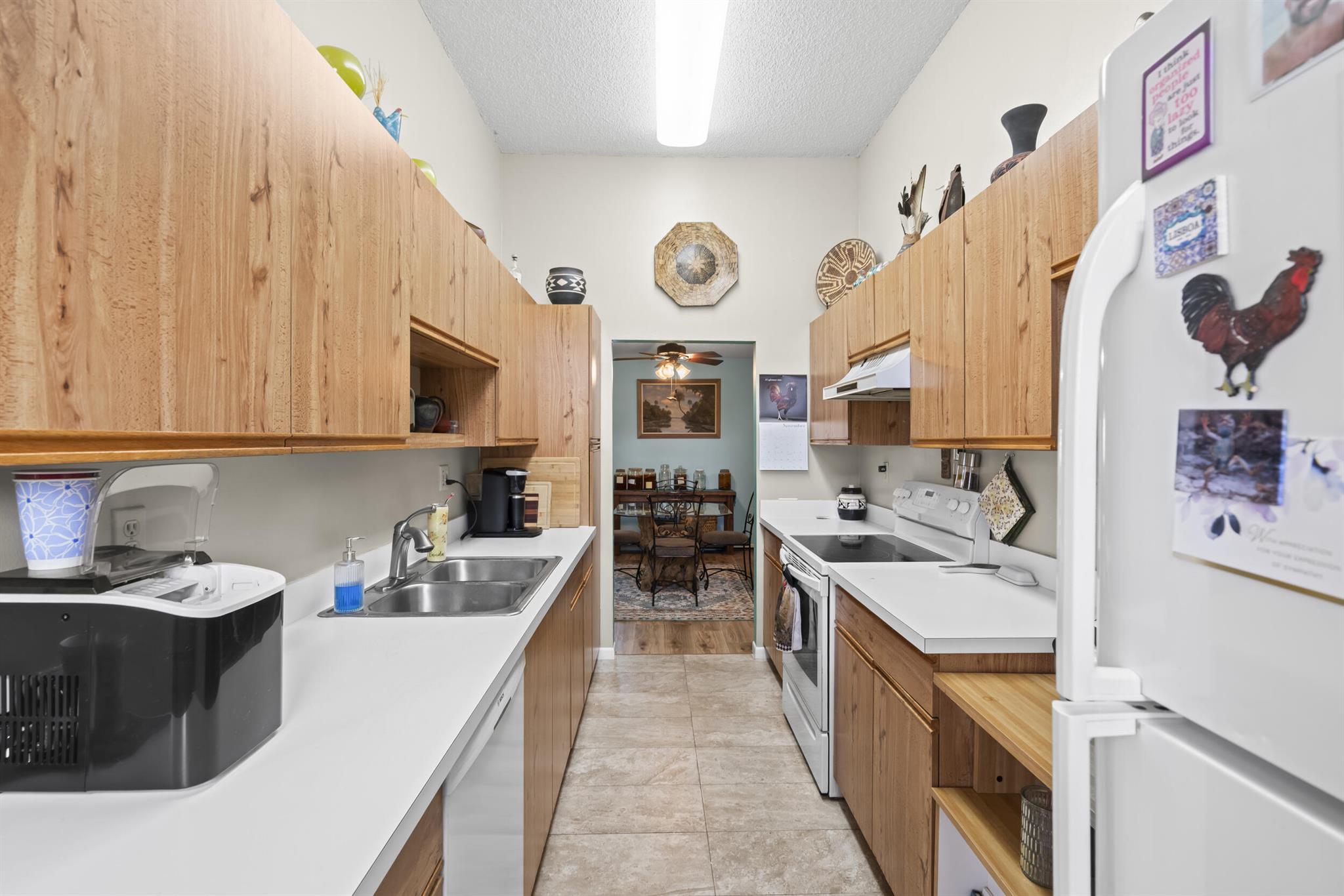 Savannahs Condominium - Residential