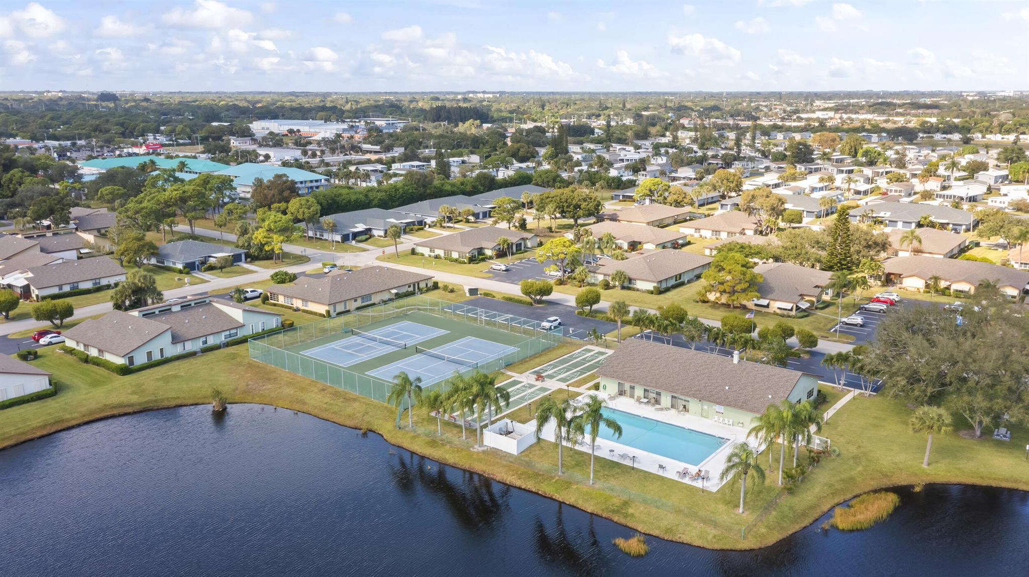 Savannahs Condominium - Residential