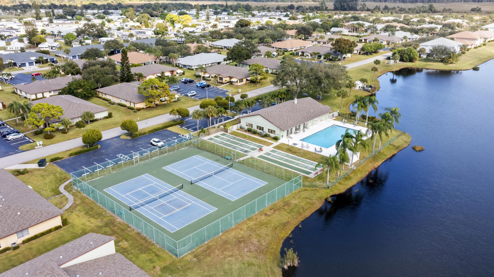 Savannahs Condominium - Residential