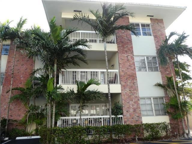 Photo of 2424 SE 17TH Causeway #103B, Fort Lauderdale, FL 33316 (MLS # B26074669)