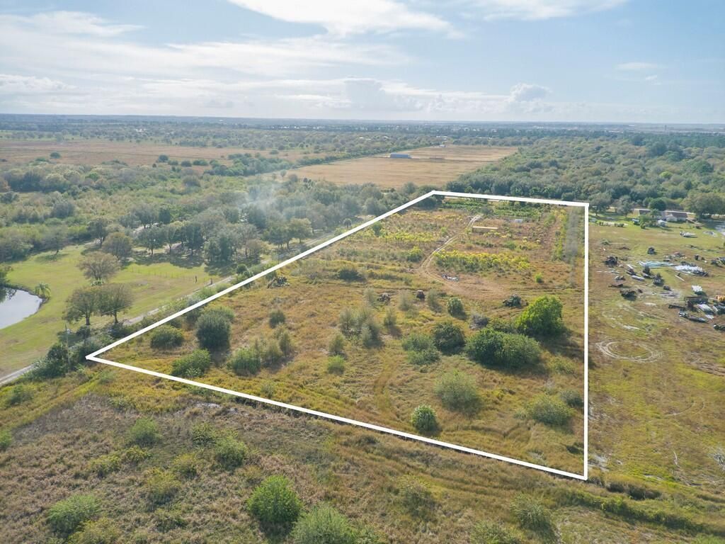 Photo of 7300 17th Street SW, Vero Beach, FL 32968 (MLS # R11158485)