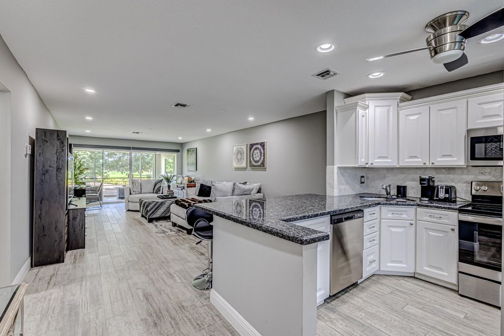 Photo of 11800 Avenue Of Pga #15, Palm Beach Gardens, FL 33418 (MLS # R10958124)