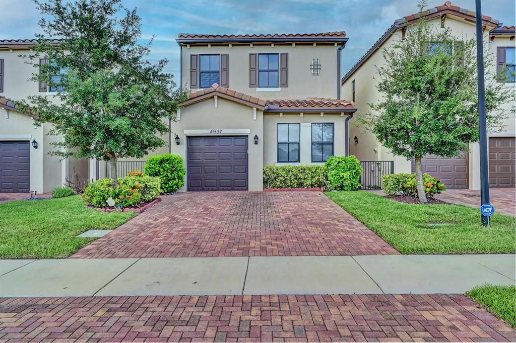 Photo of 4937 NW 55th Place Pl, Tamarac, FL 33319 (MLS # R10734584)