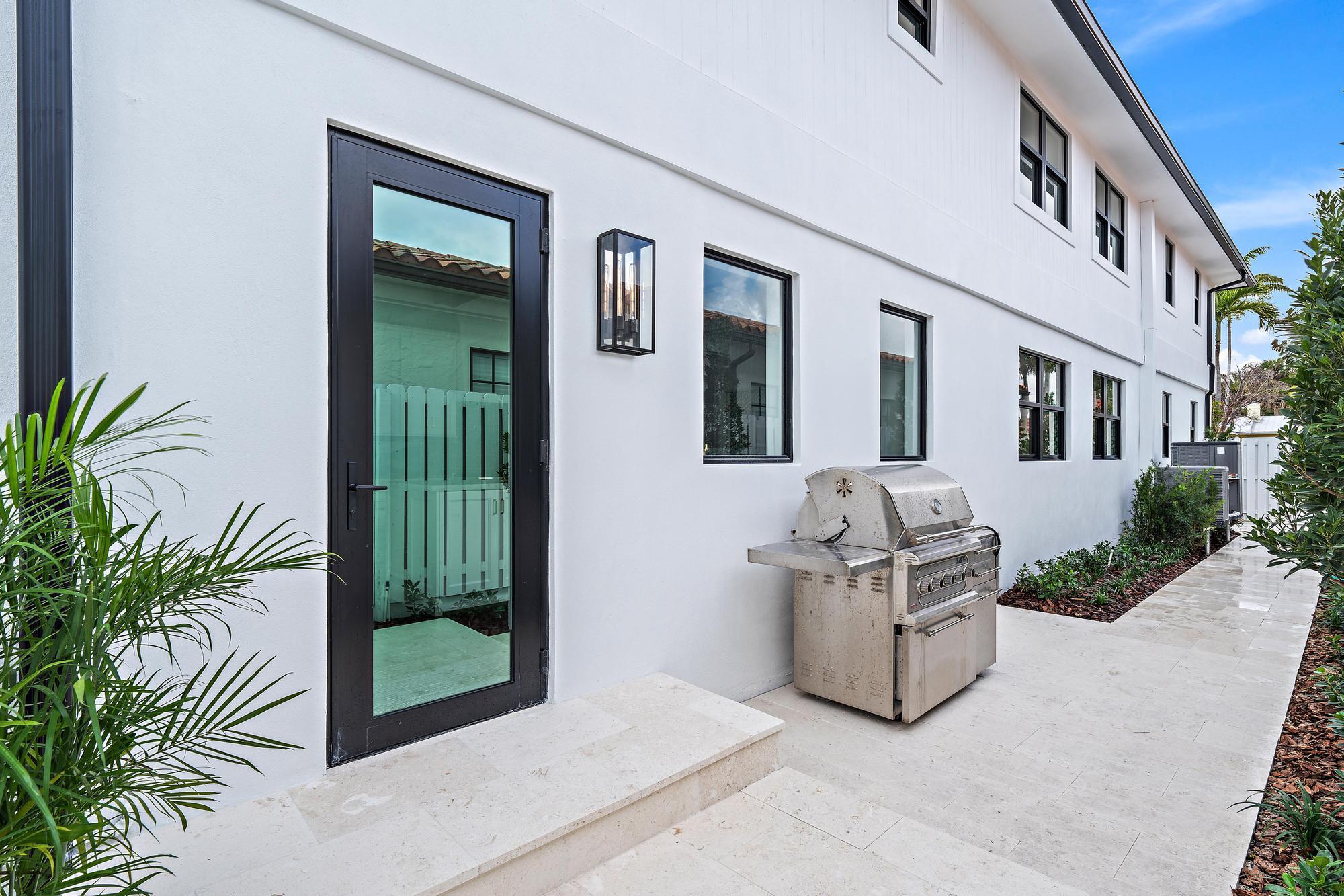 LAKE WORTH TOWN OF - Residential