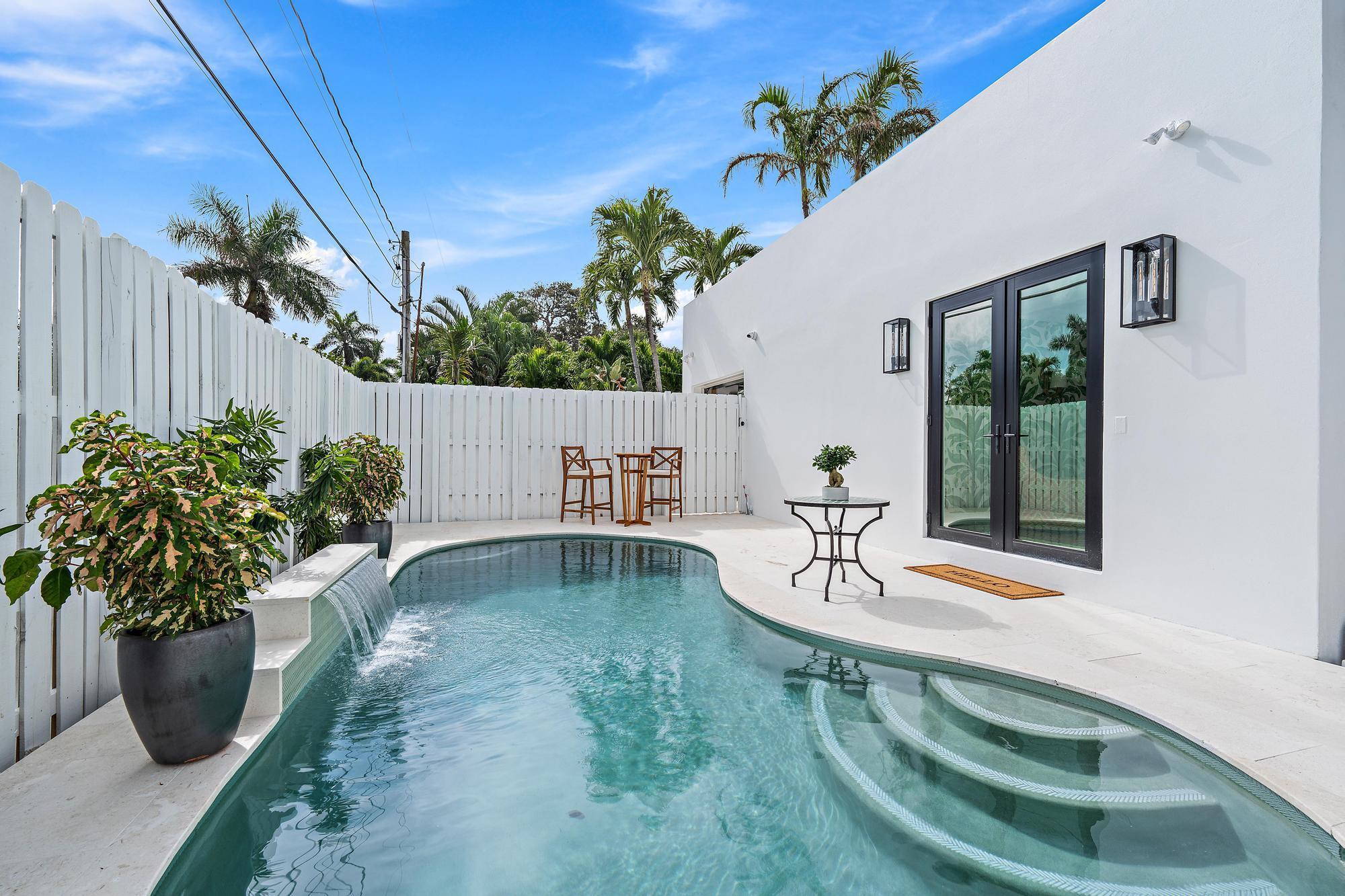 LAKE WORTH TOWN OF - Residential