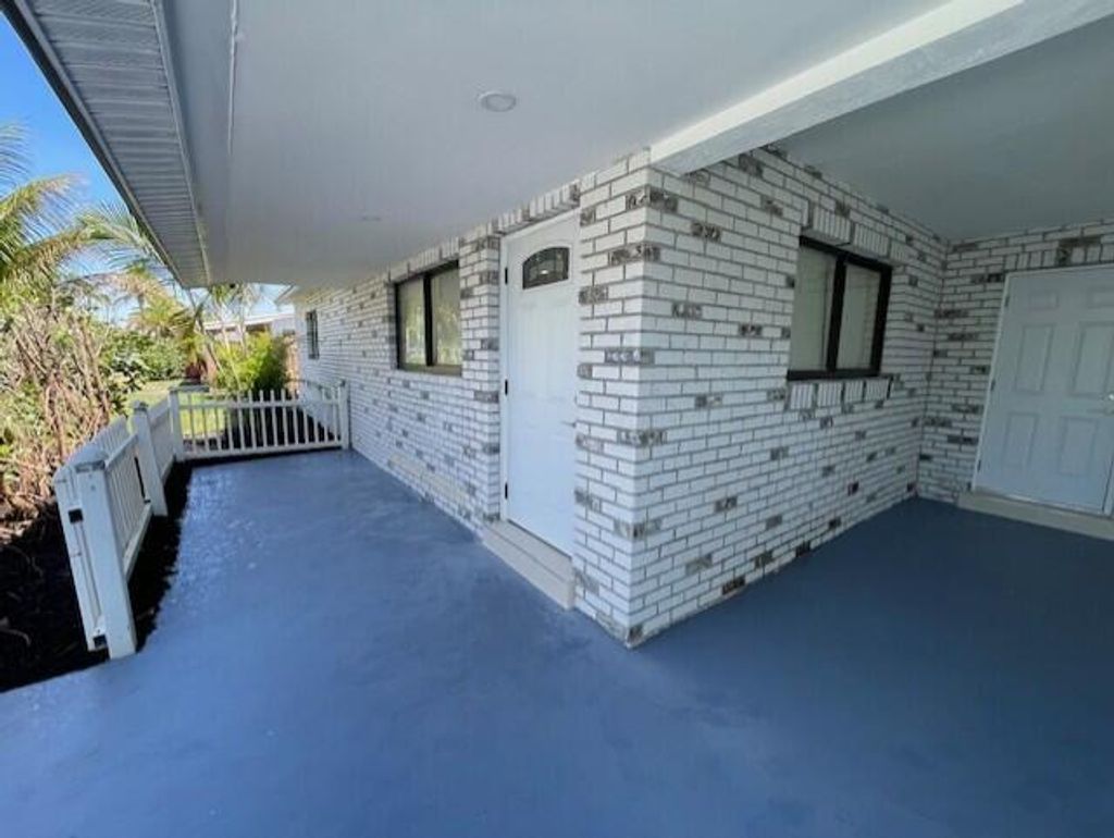 Photo of 770 NW 40th Street, Oakland Park, FL 33309 (MLS # B26009609)