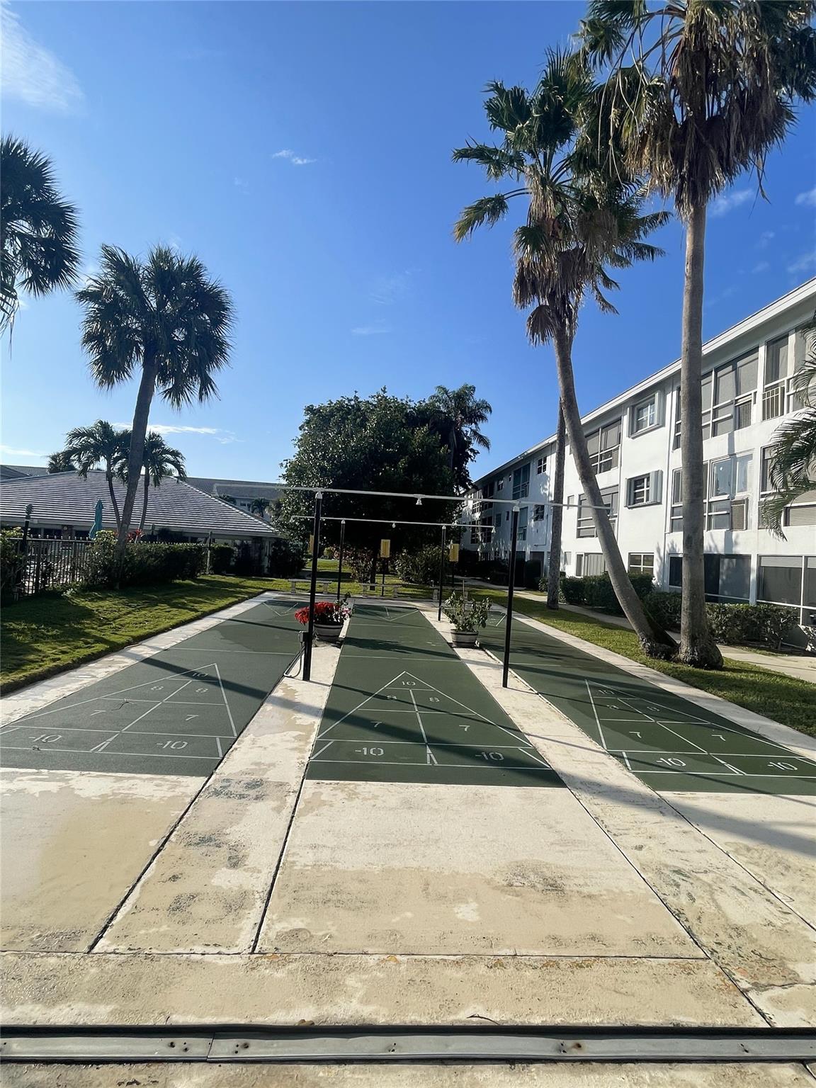 Lighthouse Point Gardens - Residential