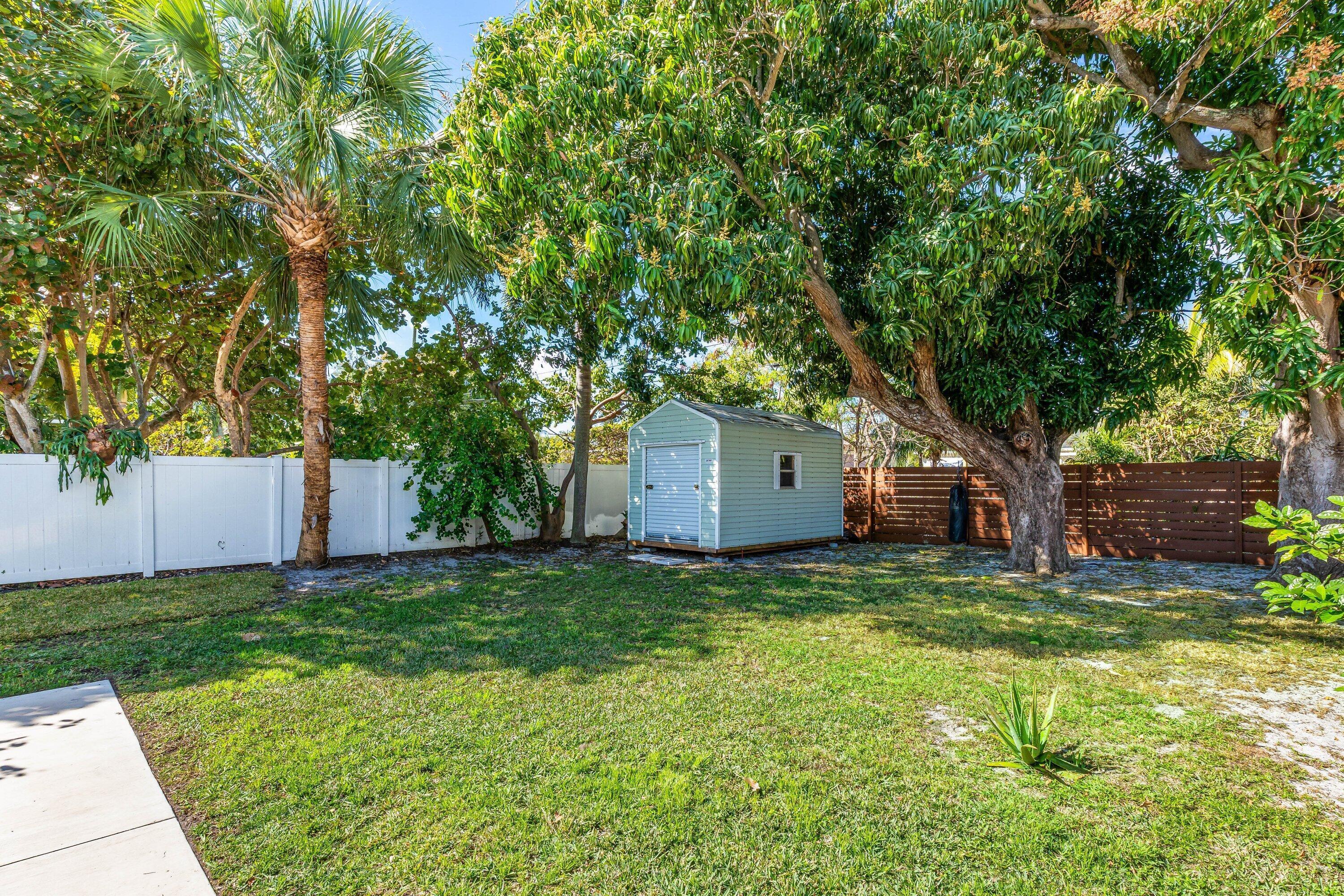 LAKE WORTH TOWN OF ADD 1 - Residential Lease
