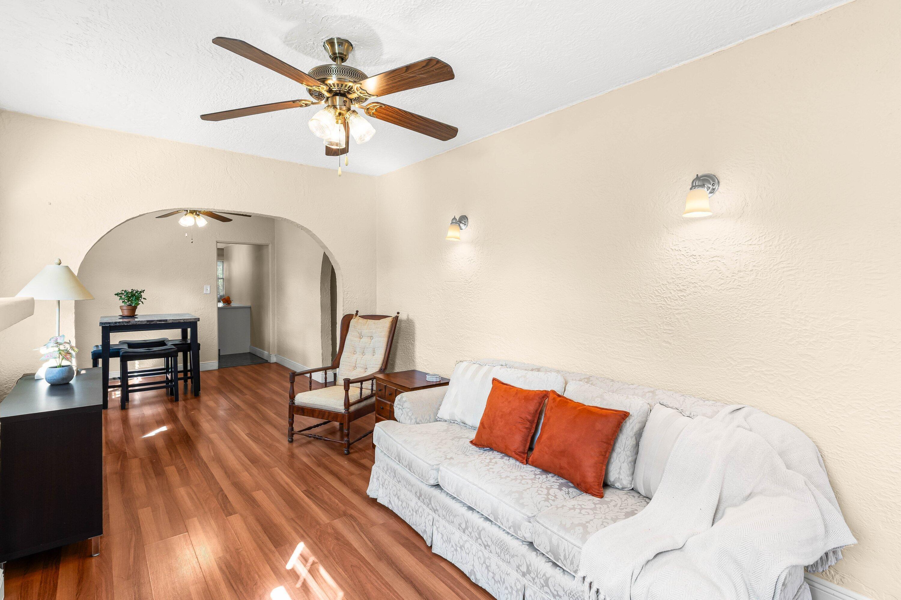 LAKE WORTH TOWN OF ADD 1 - Residential Lease