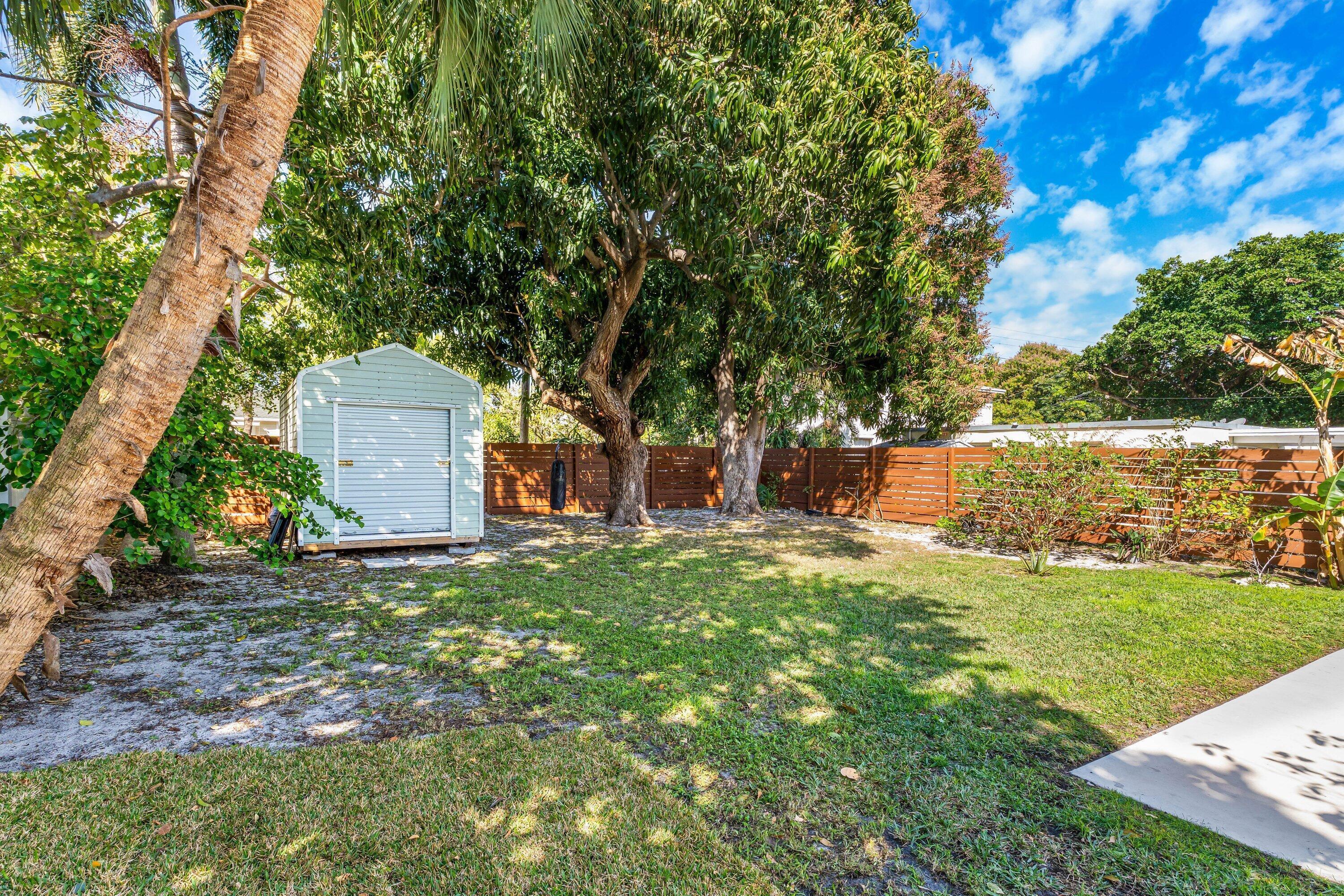 LAKE WORTH TOWN OF ADD 1 - Residential Lease