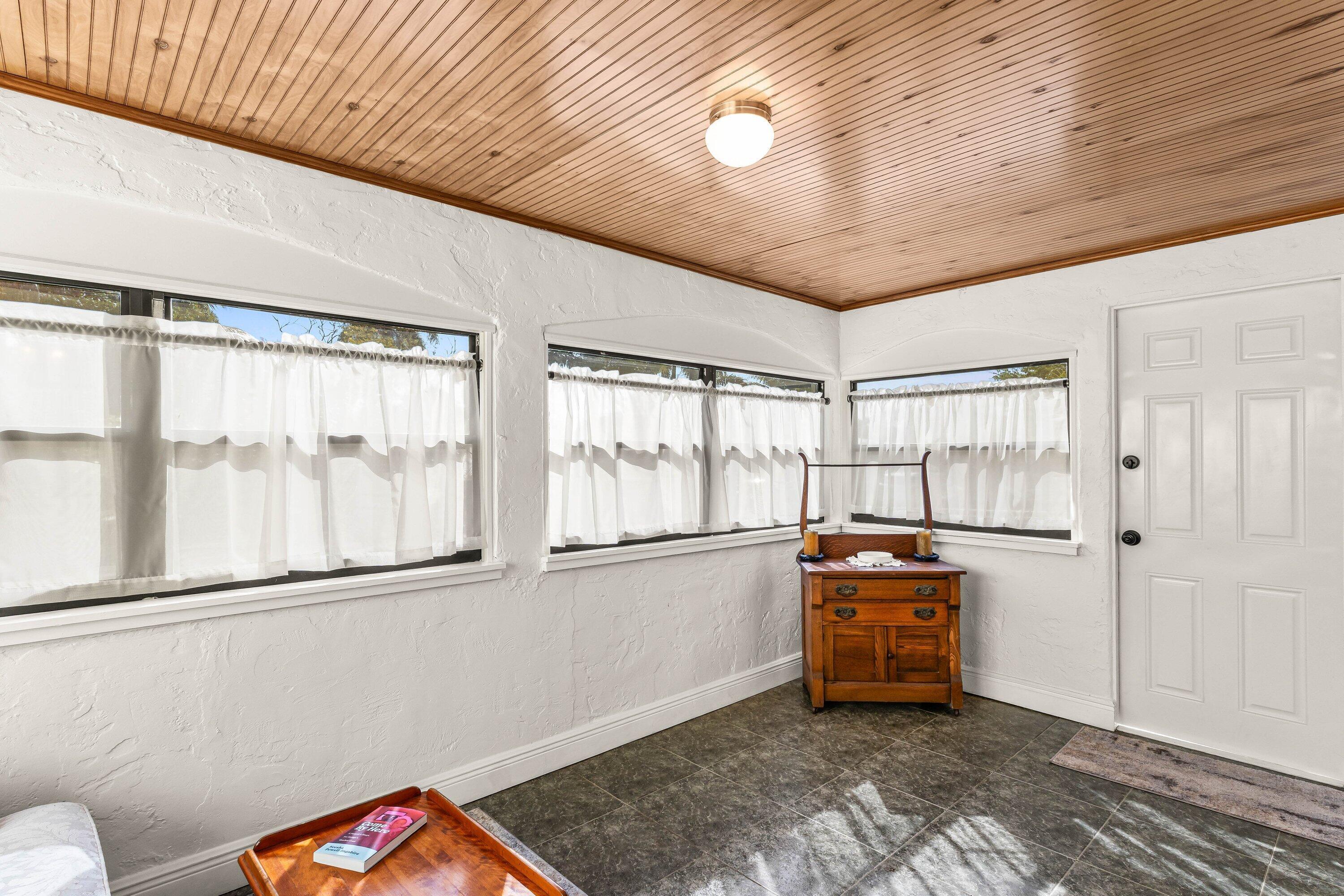 LAKE WORTH TOWN OF ADD 1 - Residential Lease