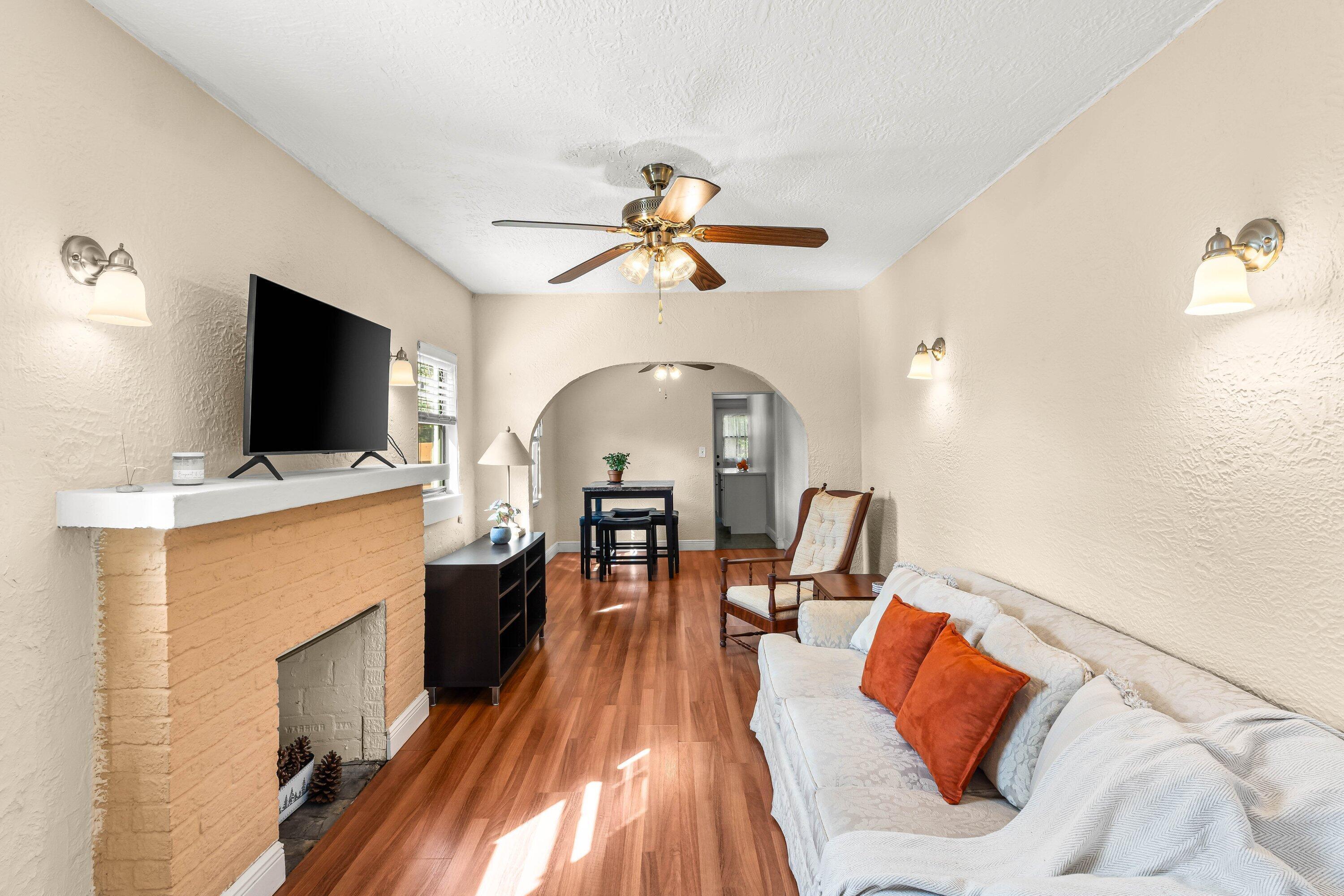 LAKE WORTH TOWN OF ADD 1 - Residential Lease