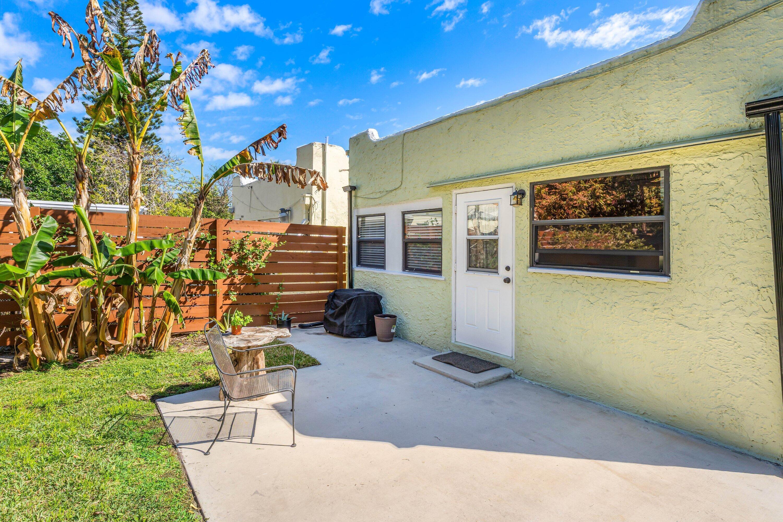 LAKE WORTH TOWN OF ADD 1 - Residential Lease