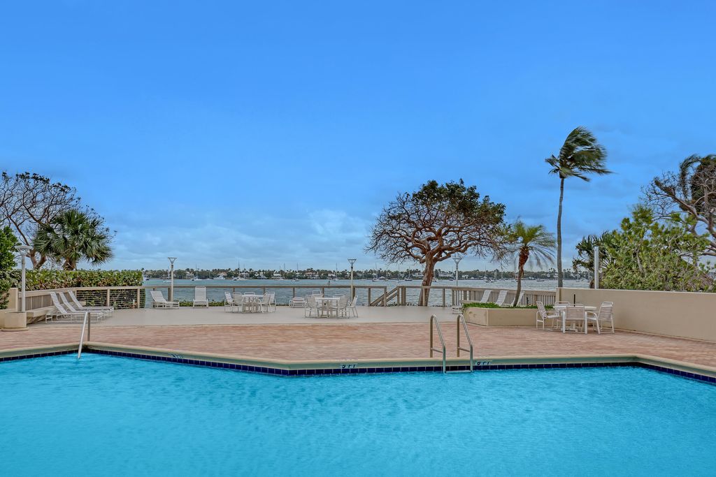 Photo of 5600 N Flagler Drive #1510, West Palm Beach, FL 33407 (MLS # B26003987)