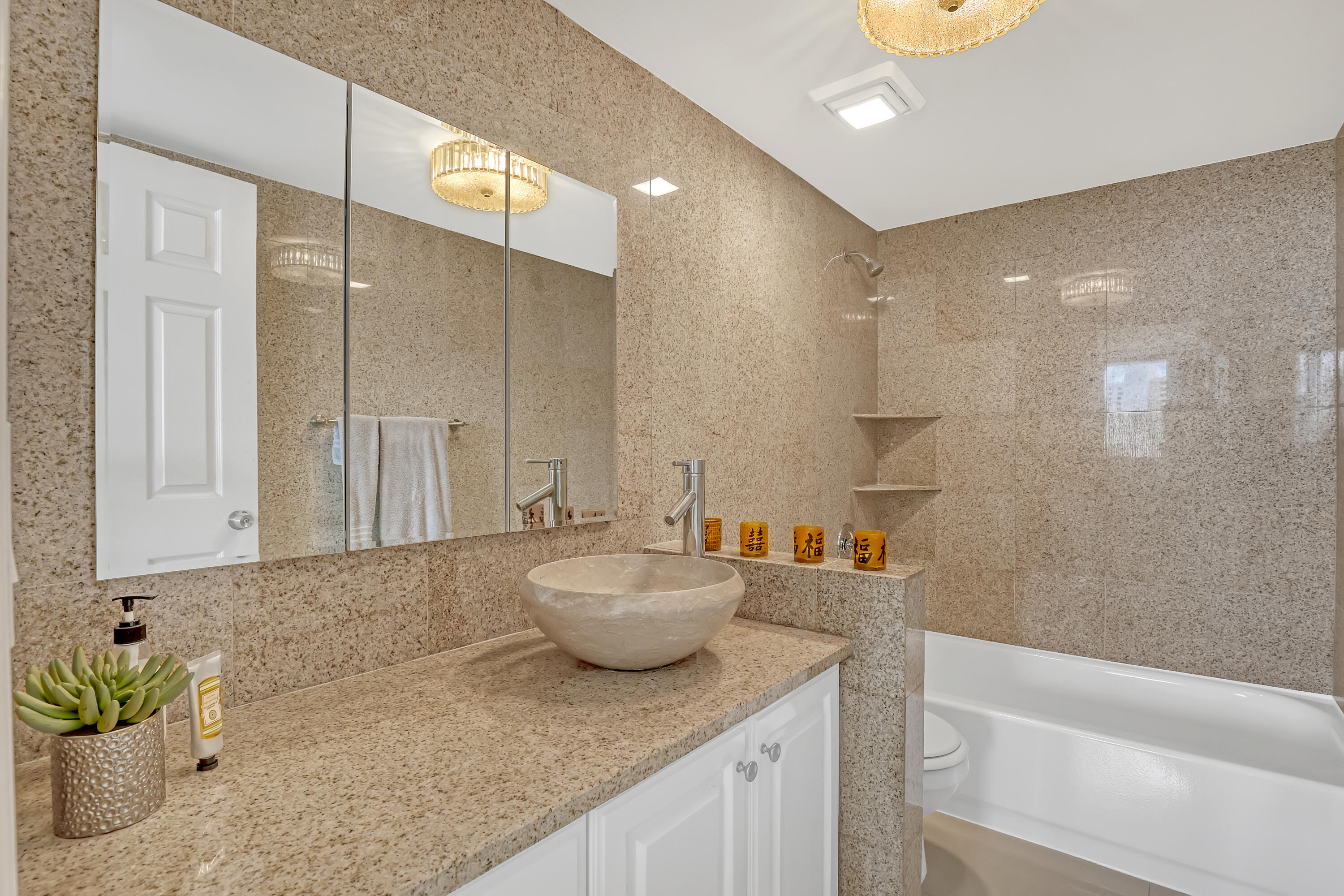 PALM BEACH HOUSE CONDO - Residential Lease