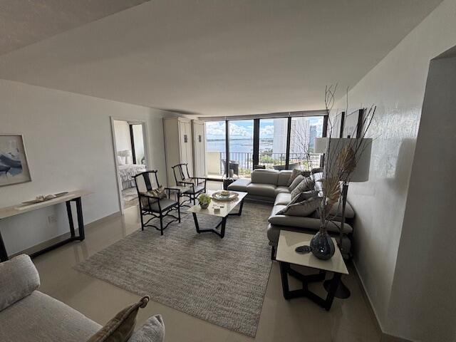 PALM BEACH HOUSE CONDO - Residential Lease