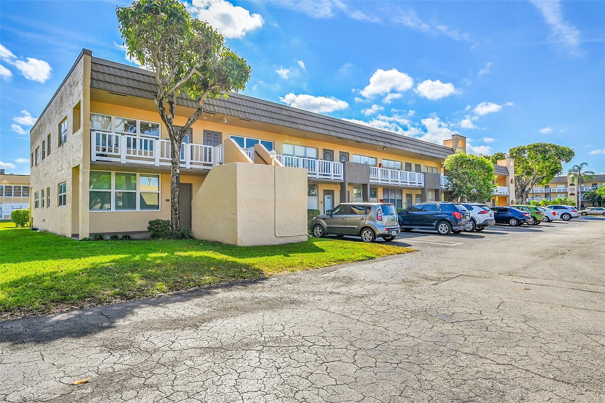 9101 Sunrise Lakes Boulevard 206
