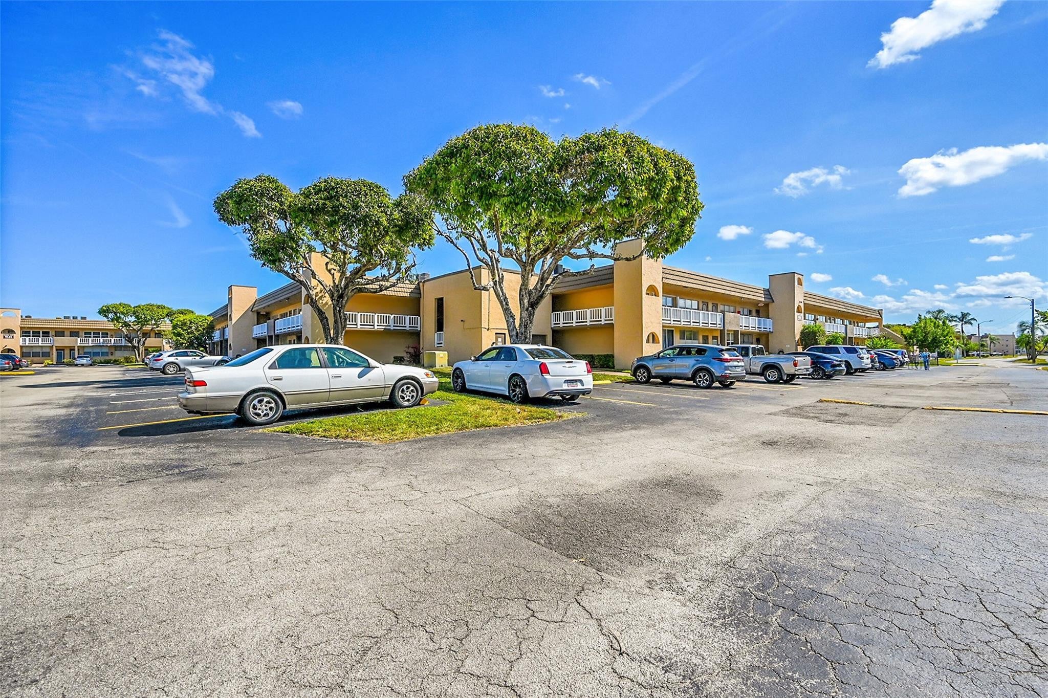 9101 Sunrise Lakes Boulevard 206
