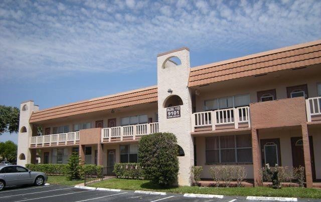 9101 Sunrise Lakes Boulevard 206, Sunrise FL 33322