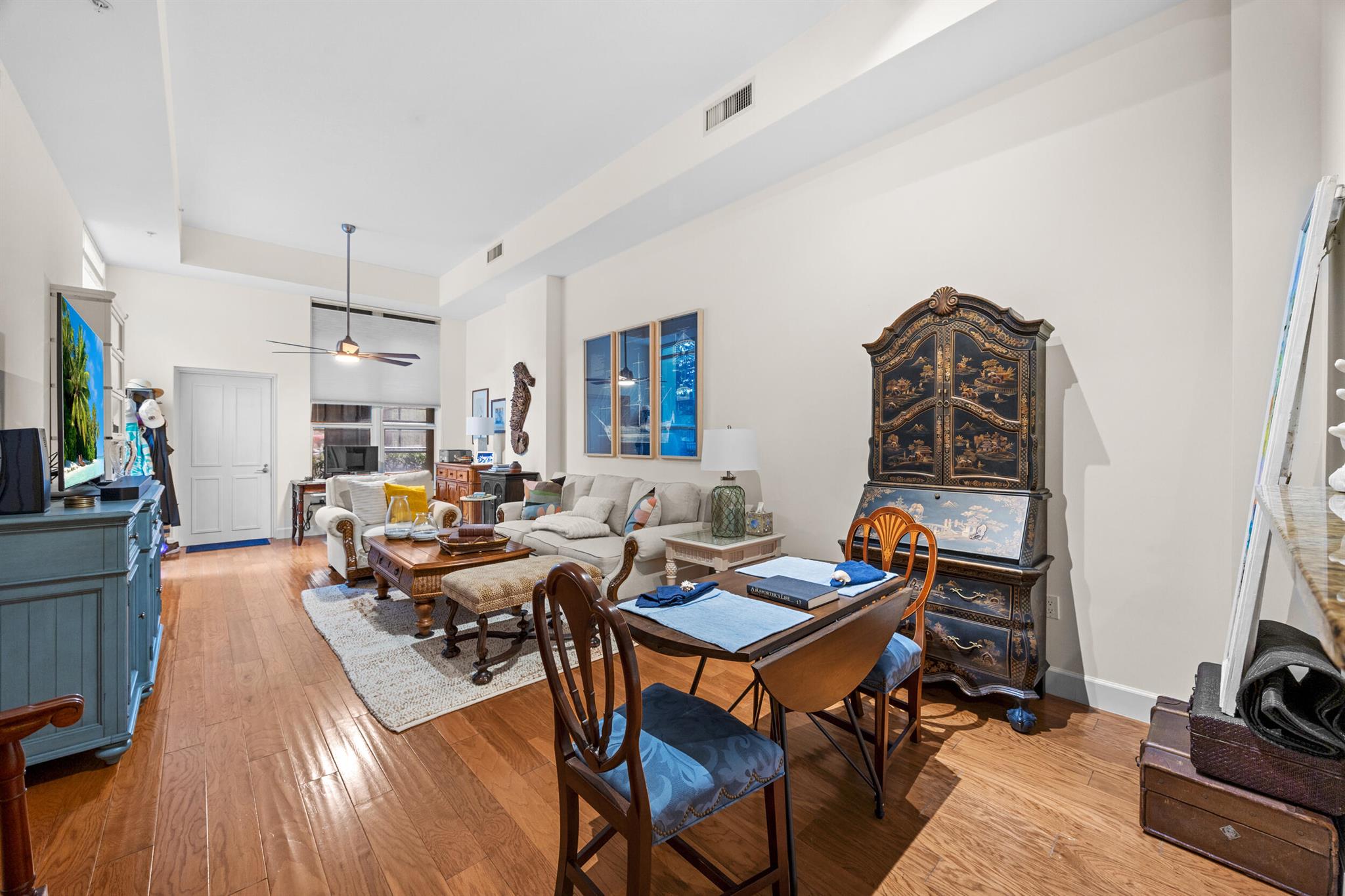 550 Okeechobee Boulevard 114, West Palm Beach, FL, 33401/$550,000 4 550 Okeechobee Boulevard 114