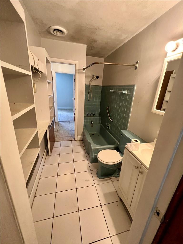 Driftwood Plaza 3 53-13 B - Residential