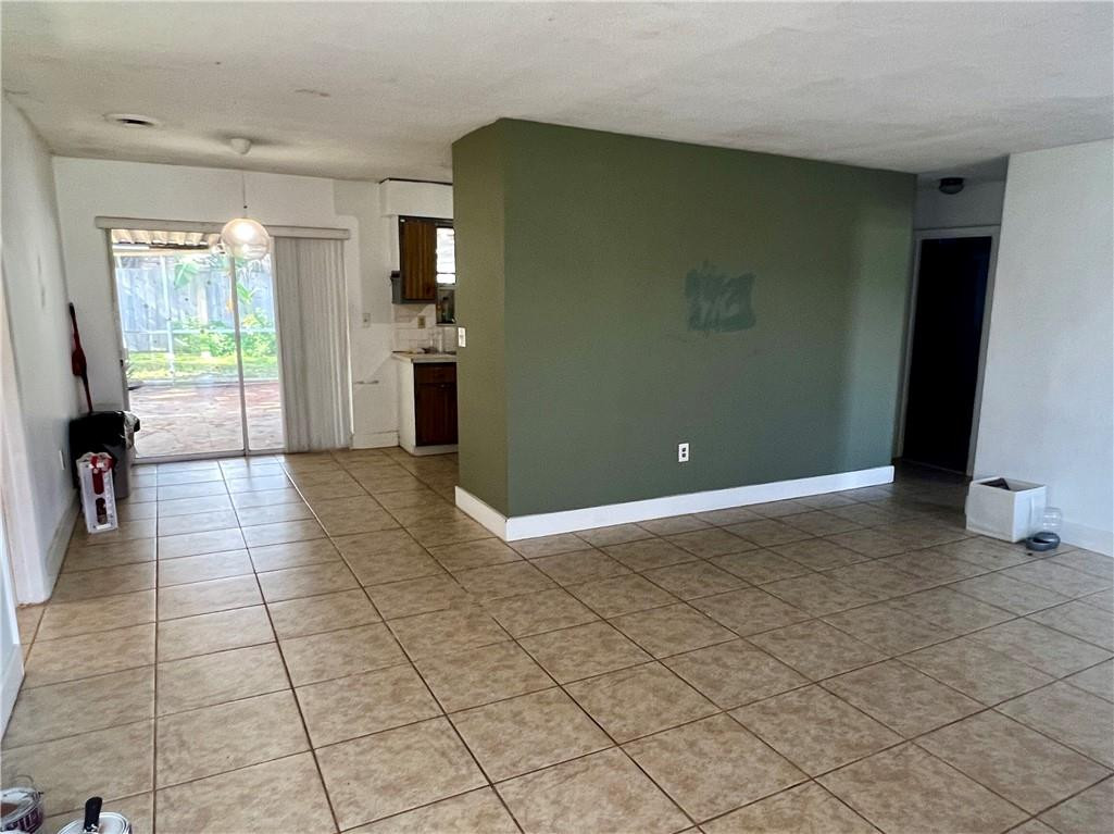 Driftwood Plaza 3 53-13 B - Residential