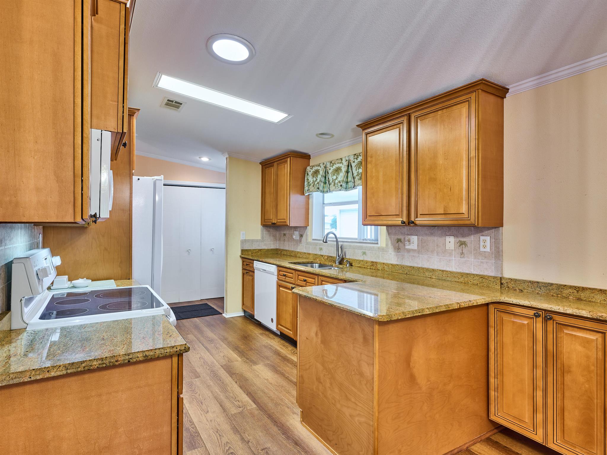 Pinelake Gardens & Estate - Residential