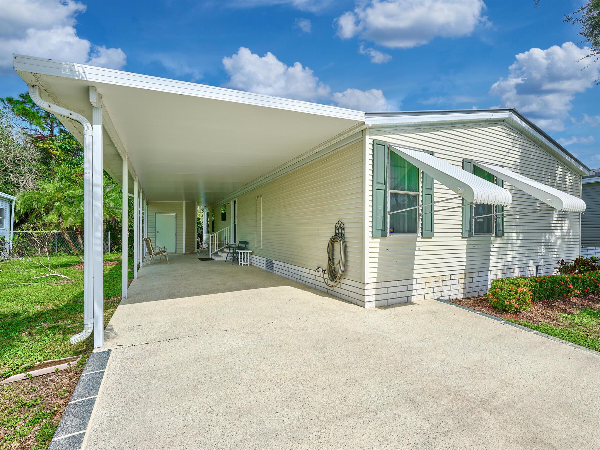 Pinelake Gardens & Estate - Residential