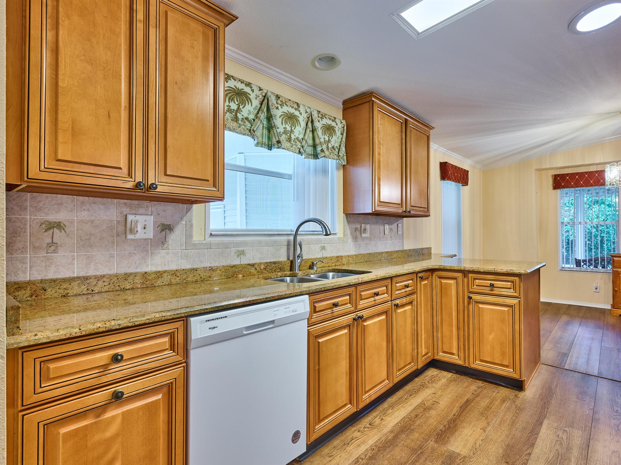Pinelake Gardens & Estate - Residential