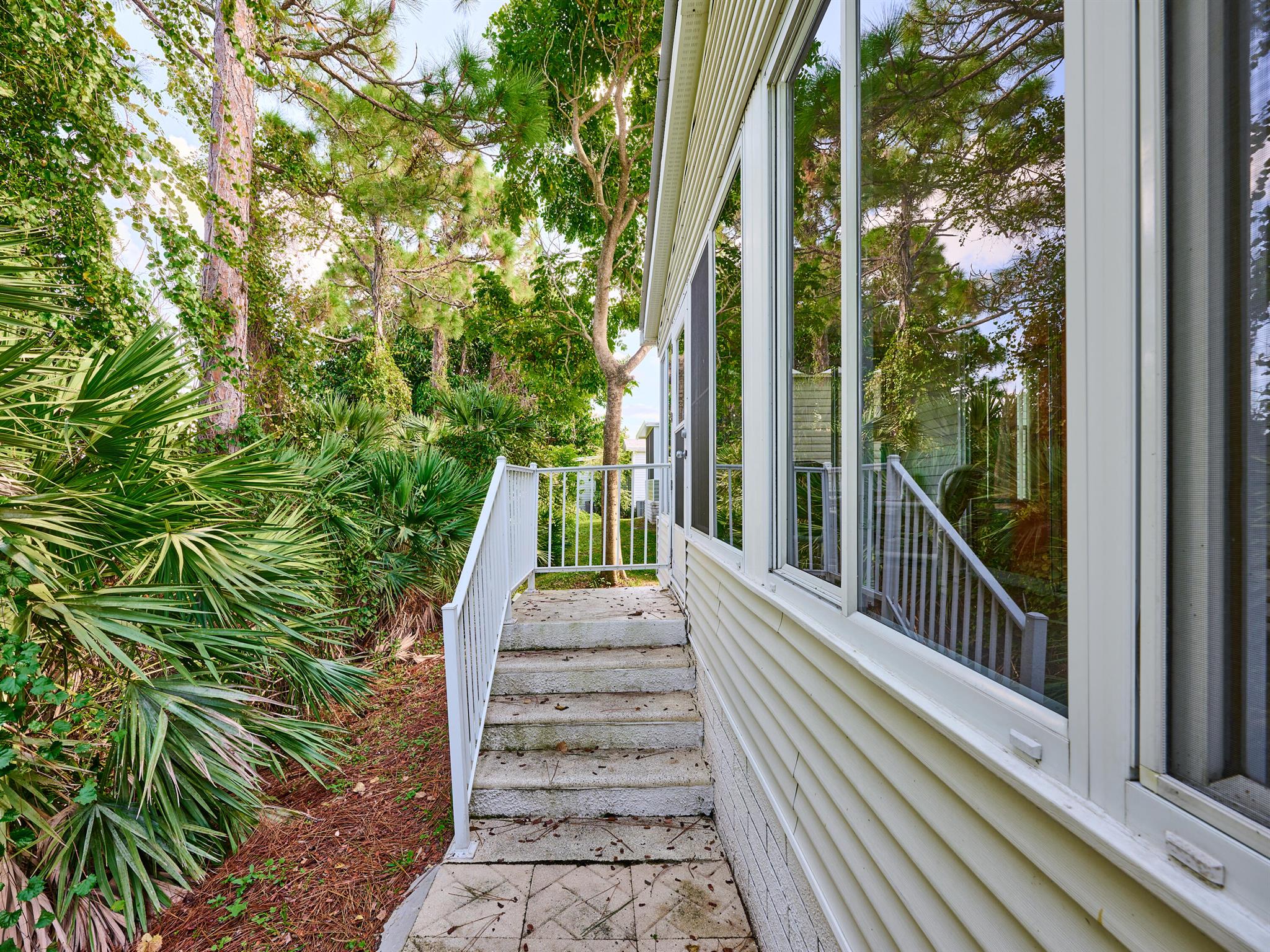 Pinelake Gardens & Estate - Residential