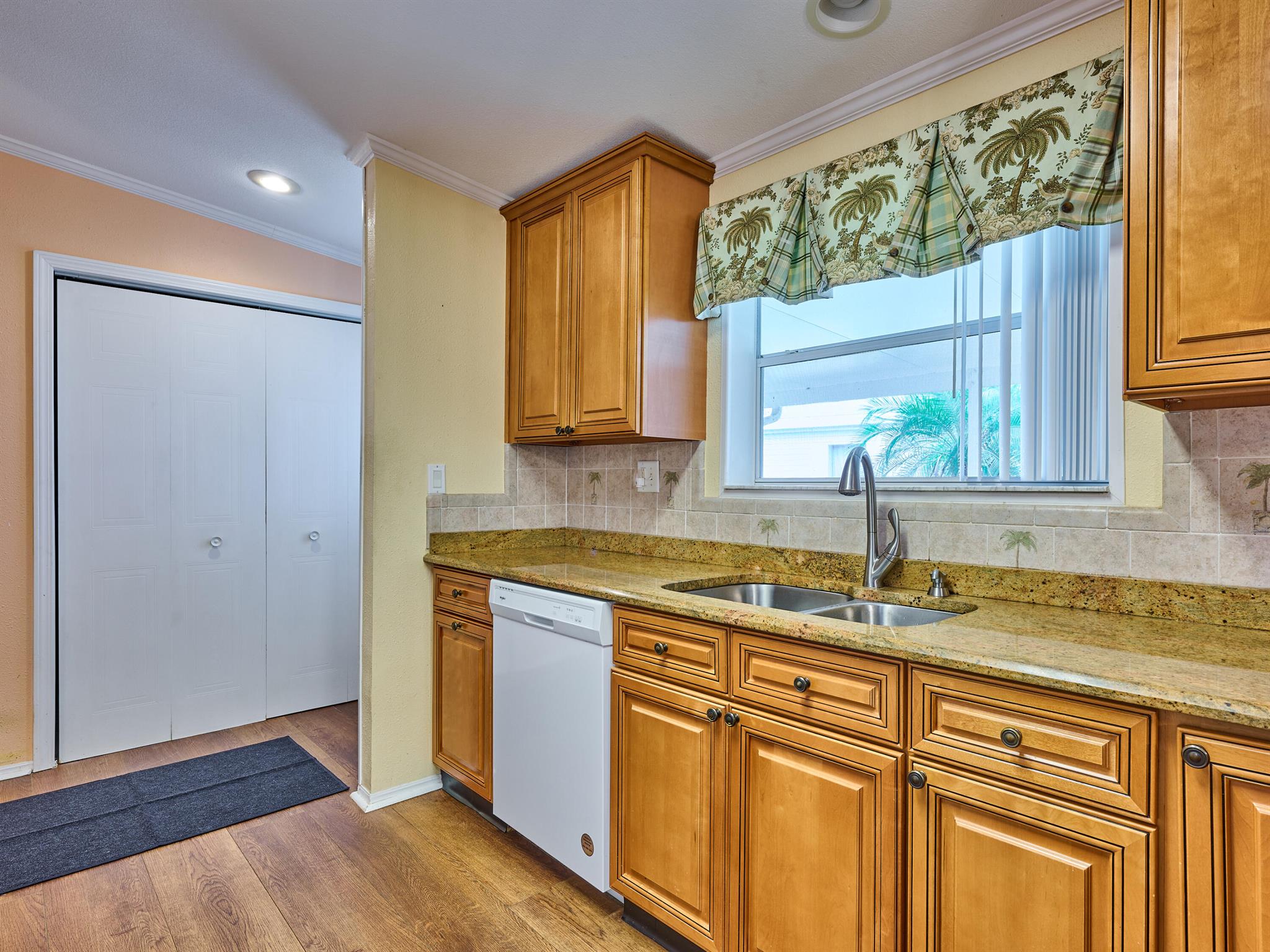 Pinelake Gardens & Estate - Residential