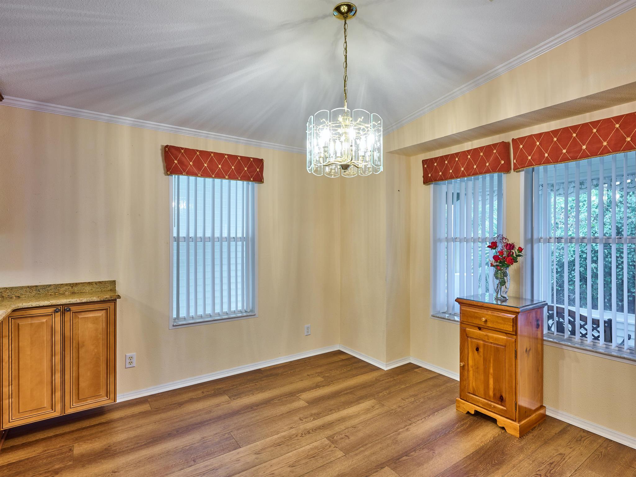 Pinelake Gardens & Estate - Residential