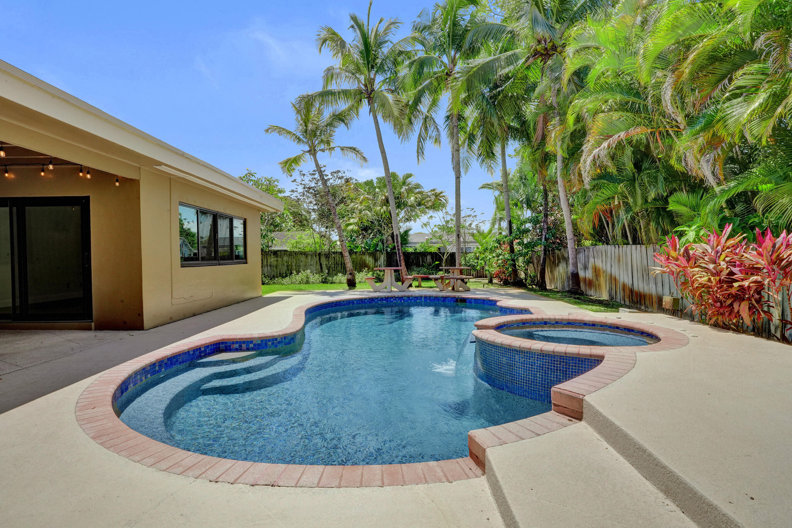 FLAMINGO GARDENS-BLACK OLIVE SEC - Residential