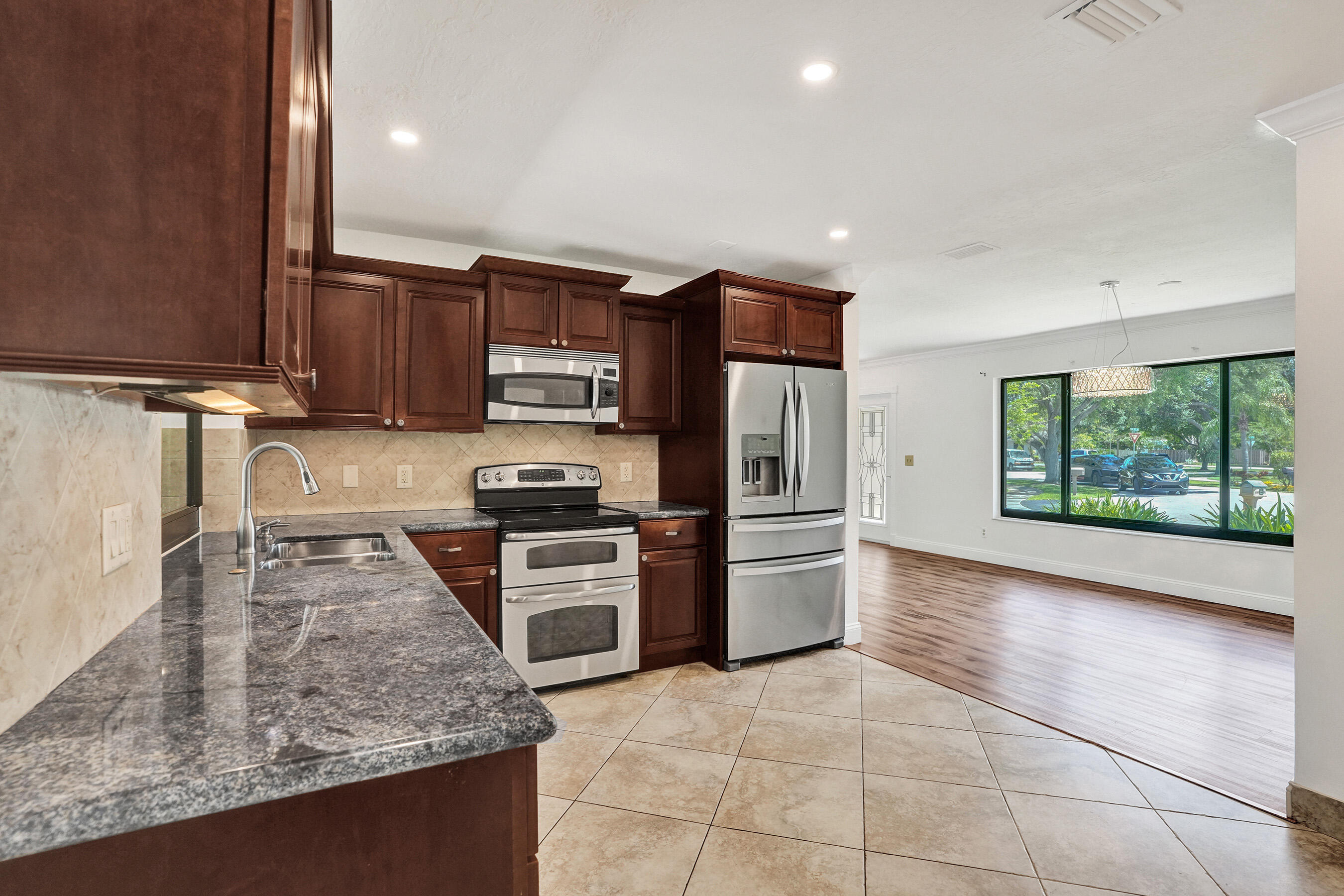 FLAMINGO GARDENS-BLACK OLIVE SEC - Residential