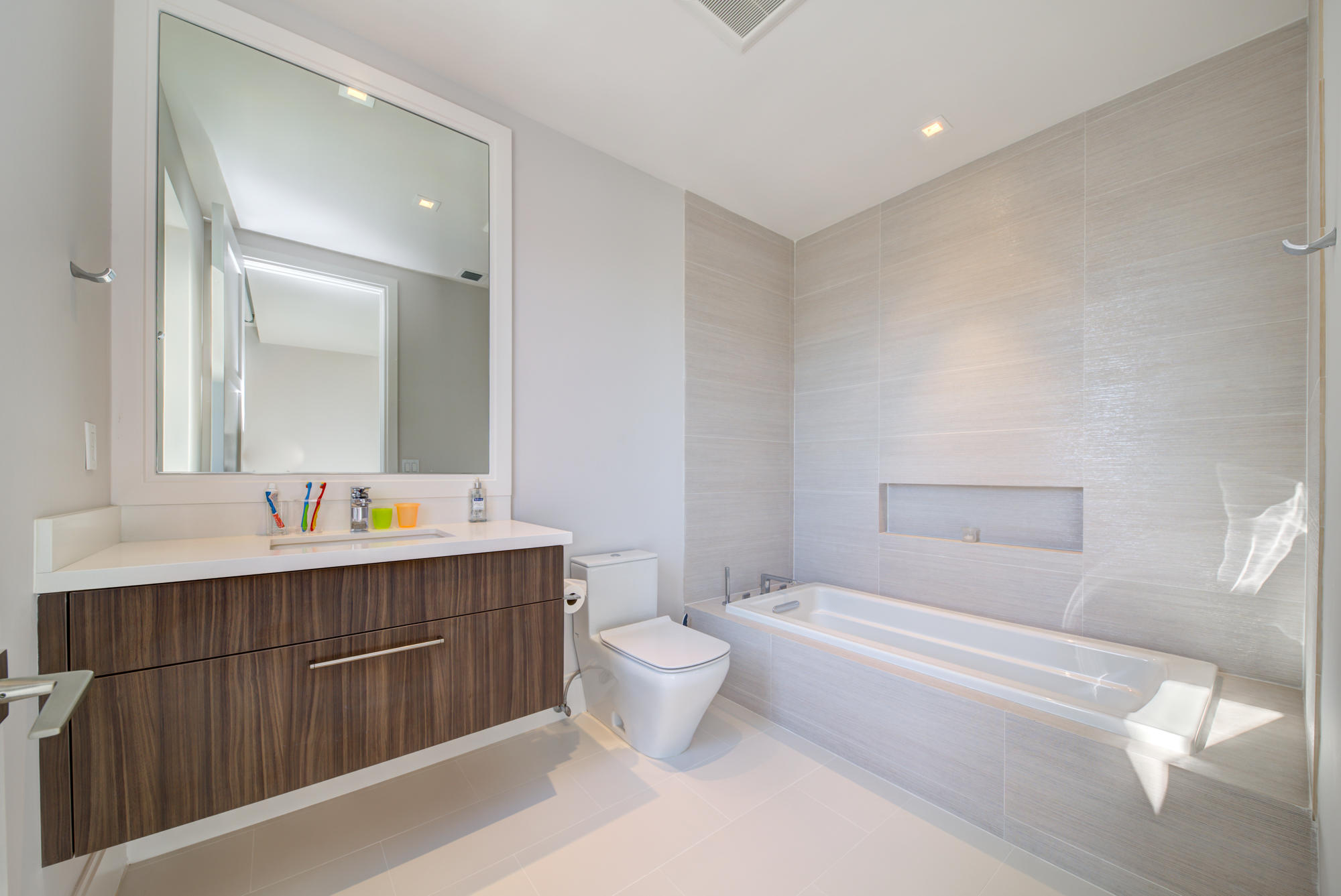 HARBOR PLACE - Residential