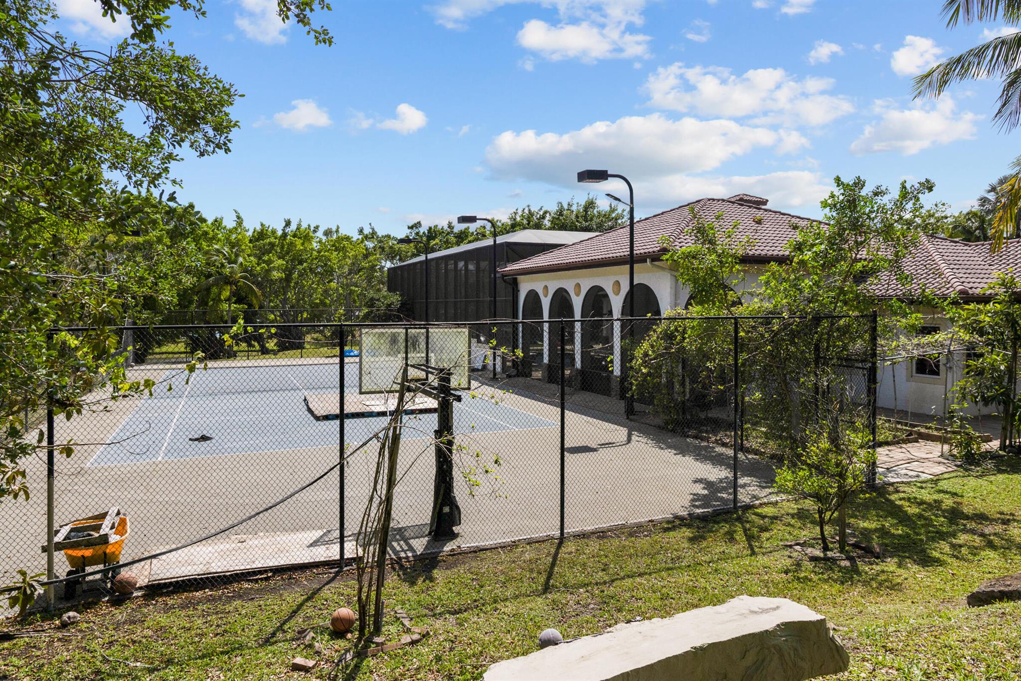 TIERRA DEL REY - Residential Lease