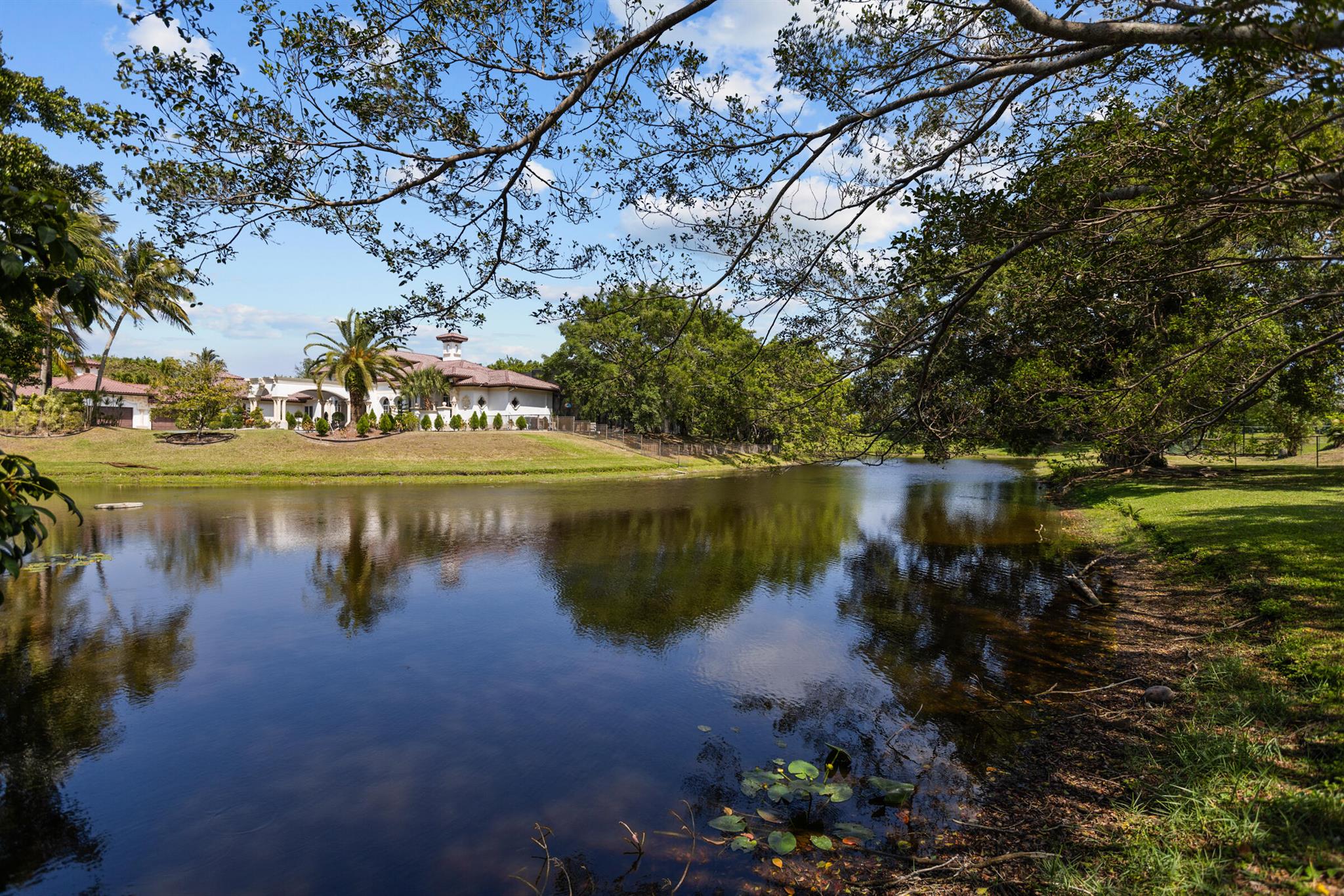 TIERRA DEL REY - Residential Lease