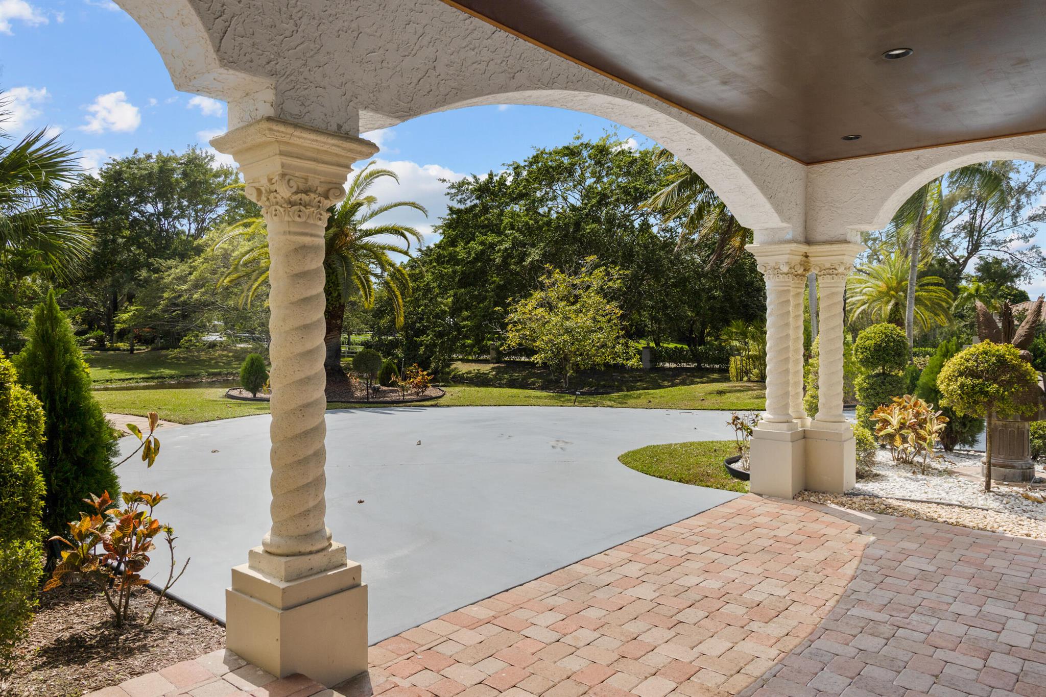 TIERRA DEL REY - Residential Lease