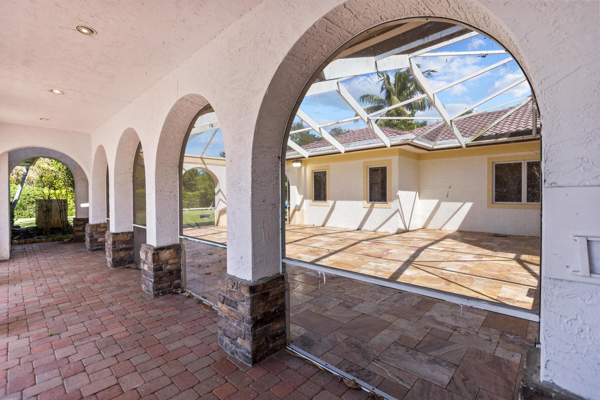 TIERRA DEL REY - Residential Lease