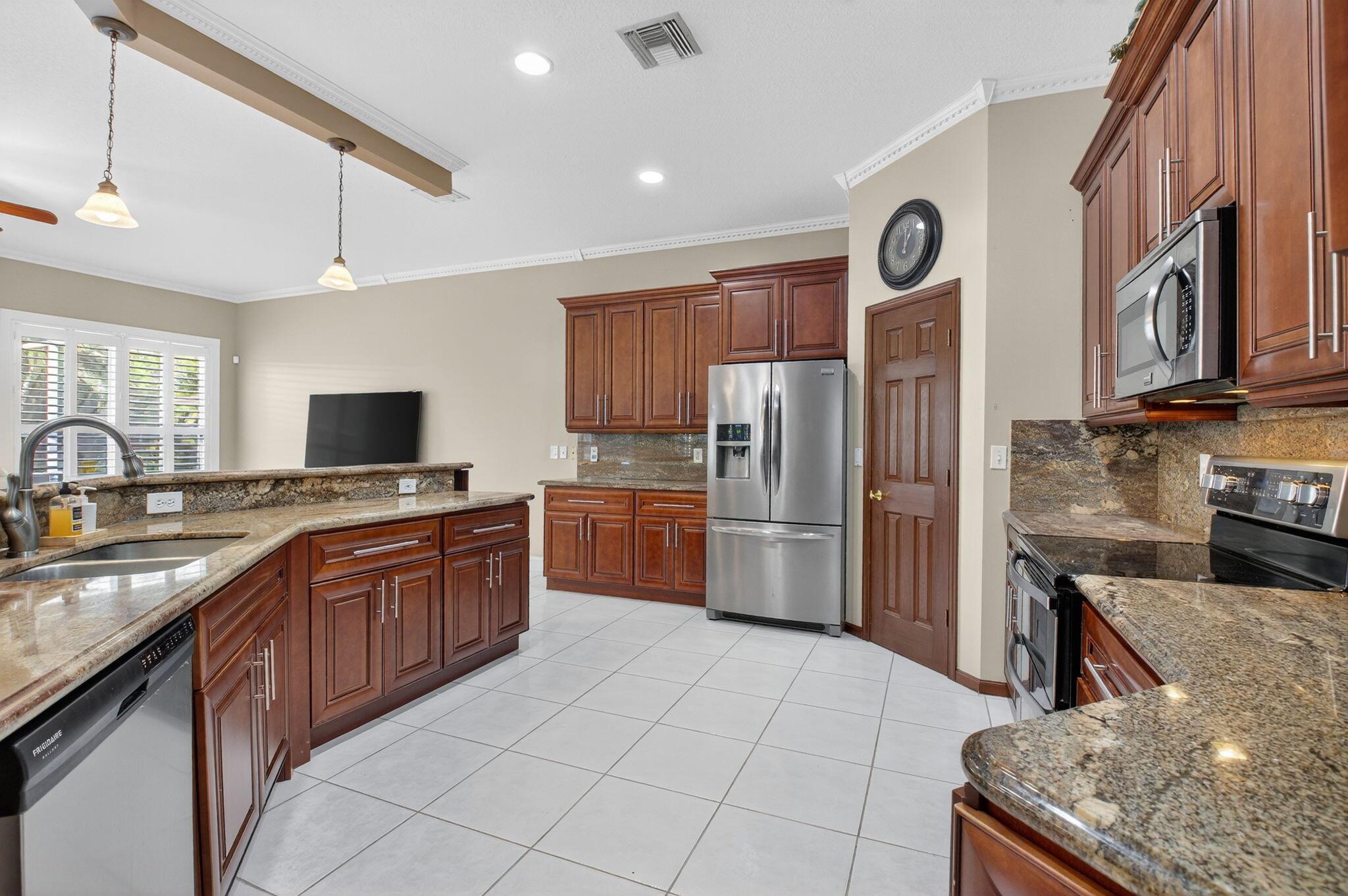 The Estates of Boynton Wa - Residential Lease