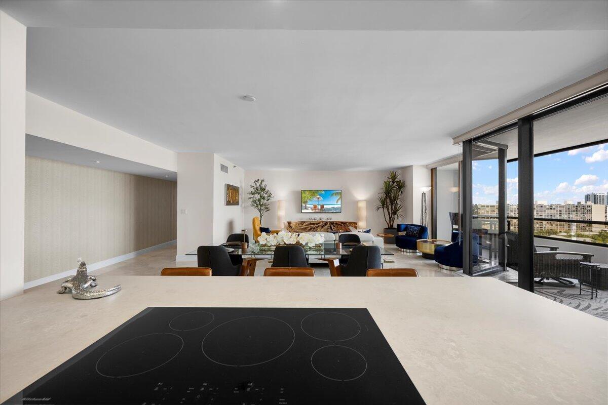 OLD PORT COVE LAKE POINT TOWER COND DECL - Residential