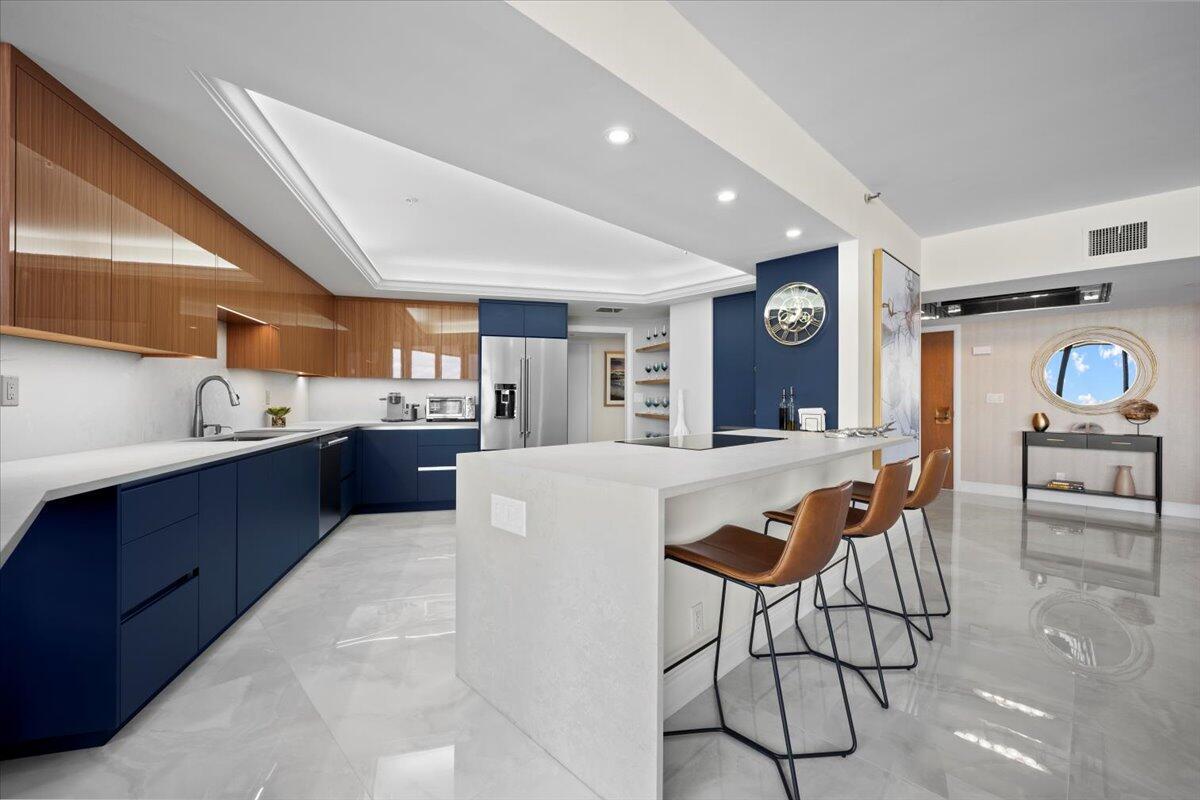 100 Lakeshore Drive 1154