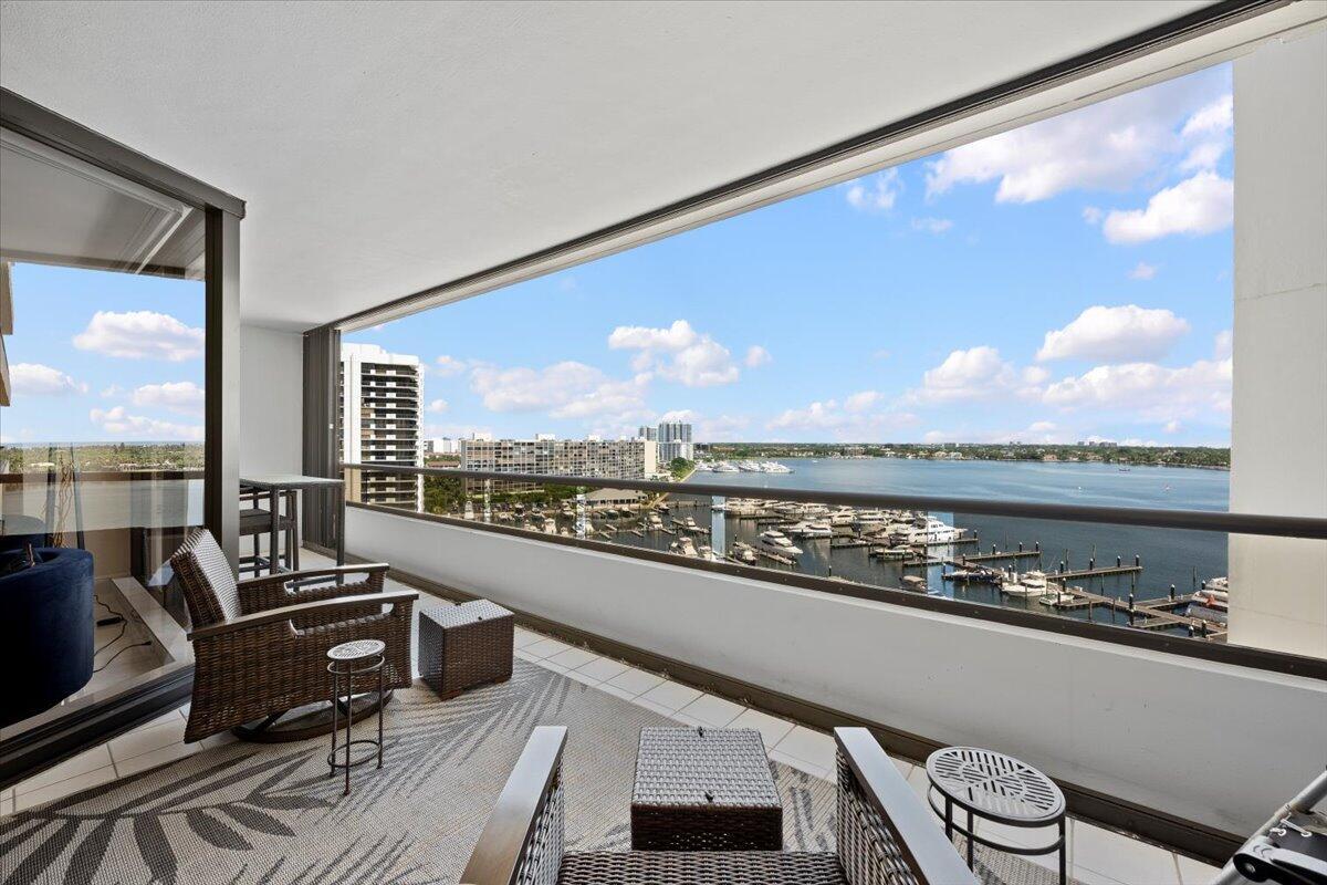 OLD PORT COVE LAKE POINT TOWER COND DECL - Residential