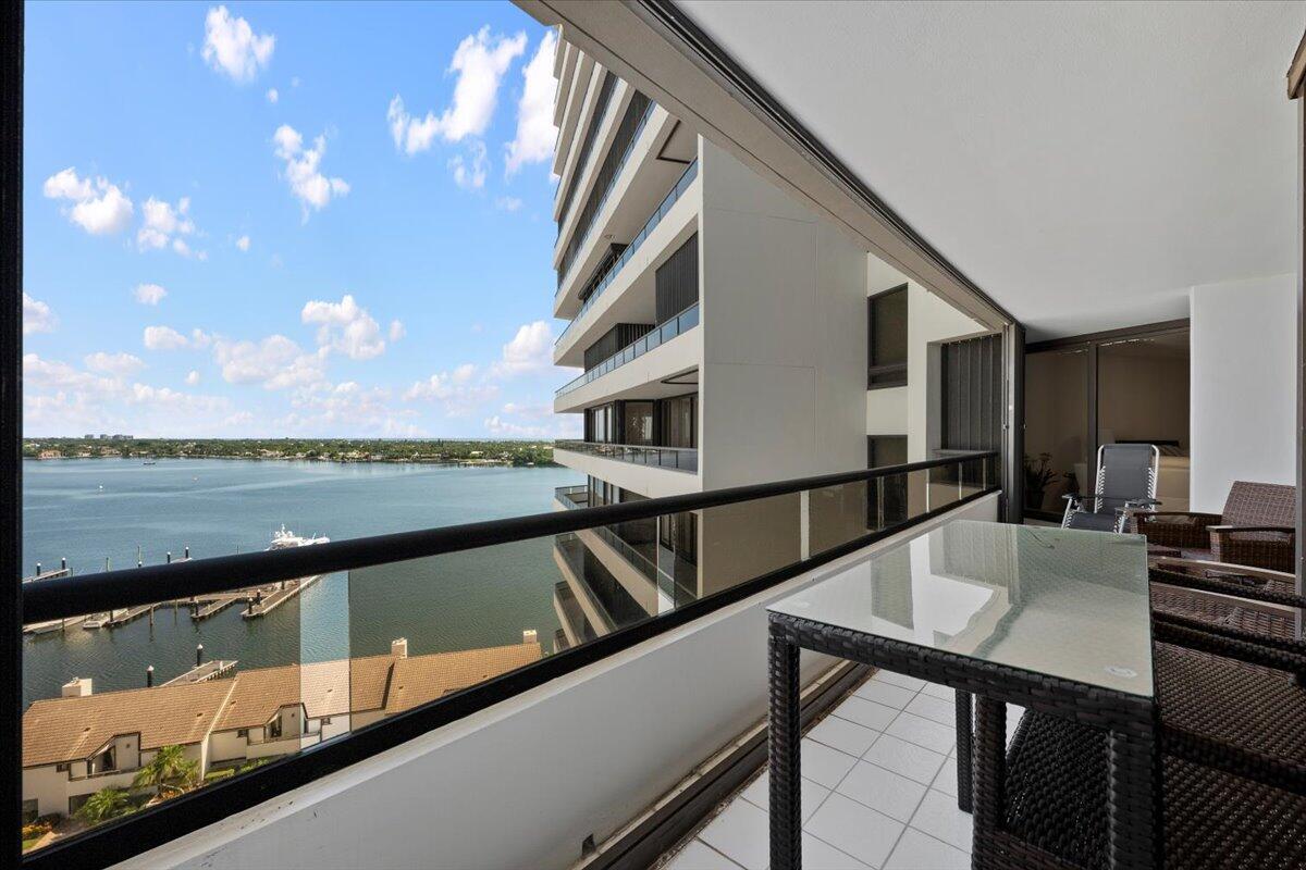 OLD PORT COVE LAKE POINT TOWER COND DECL - Residential